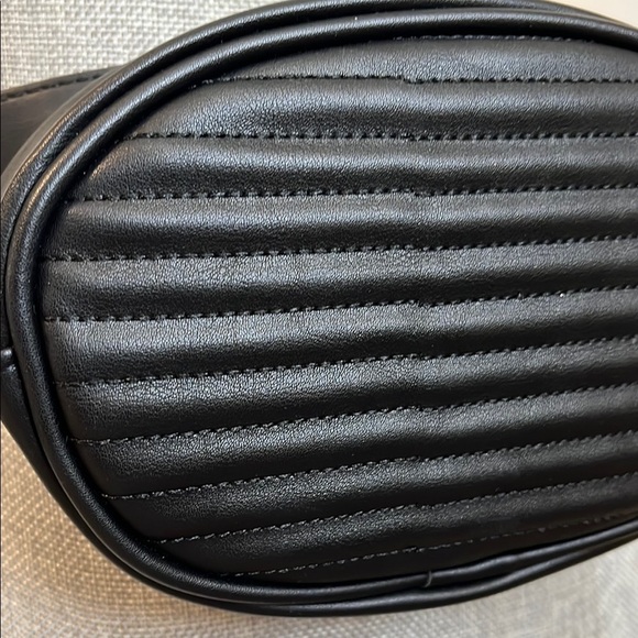 NWOT STEVE MADDEN Chevron Quilted Belt Bag Belt Women - Picture 3 of 10